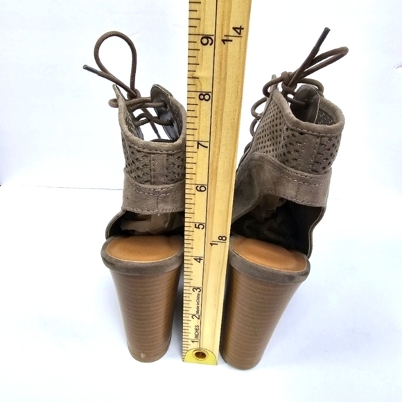 ALTAR'D STATE Lace Up Peep Toe Block Heel Taupe Womens Size 8 - Picture 6 of 13